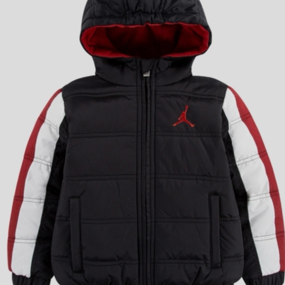 Preowned light use Jordan Black/red/white Puffer Hooded Jacket boys size 7
